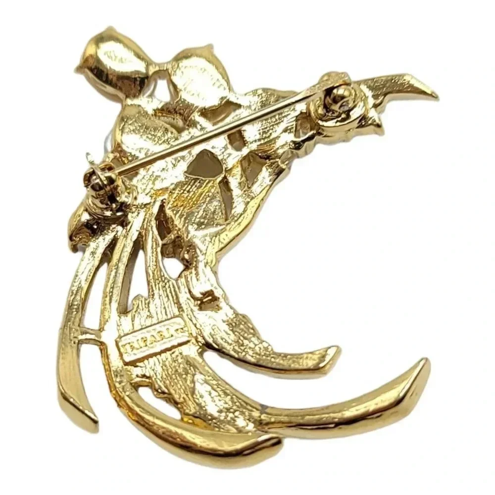 Trifari TM Faux Pearl Abstract Flower Gold Tone Vintage Brooch